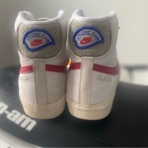 Nike Blazer Mid '77 Shoes in White, Gym Red, Light Smoke Grey